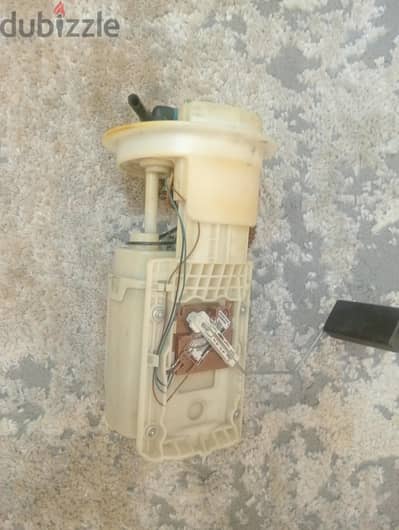 طرمبه بنزين كامله لانسر بومه