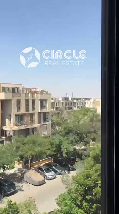 تريبلكس ٣١٧م للبيع في ايستاون   في اميز لوكيشن  التجمع الخامس  القاهرة الجديدة