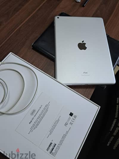 ipad 9th generation, حالة ممتازة كالجديد بطارية 93