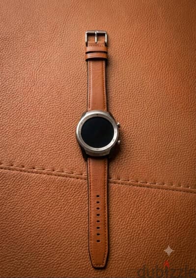 SMART WATCH WITH UNOPENED CHARGER