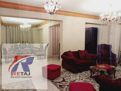 شقه مميزه للبيع في المنطقه الثامنه مدينة نصر خلف مصر للطيران قرب مسجد الشربيني سعر الوحده مميز جدا في لوكيشن مميز قريب من جميع المولات والخدمات      .