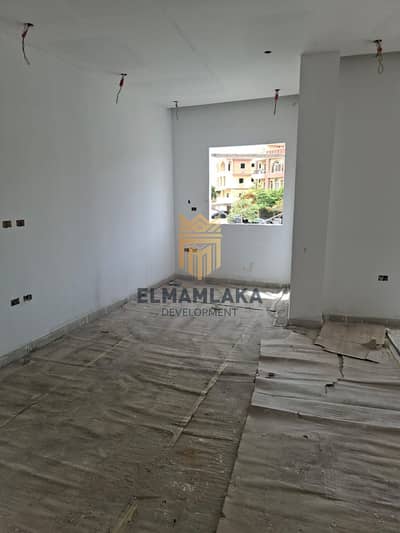 شقة متشطبة للبيع 220متر 3غرف الحي السابع الشيخ زايد ثاني نمرة من شارع البستان ومدخل زايد3 بالقرب من سعودي ماركت es-33