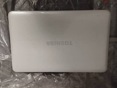 لاب توب toshiba كور i5 /// رام 8 جيجا هارد 320 جيجا ب 2600ج رقمي موجود