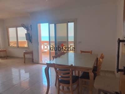 100 m furnished apartment high-end luxury for daily summer rental for families and companies 2 bedrooms reception two pieces kitchen bathroom fifth upper floor all facilities available water and electricity and elevator in Alexandria Al-Ajami Kilometers 21 on the beach of palm first beachfront with a very distinguished location