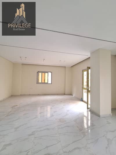 Apartment for sale 190m in Zahraa El Maadi, البحري, Super Lux finishing, elevator, open view, near Carrefour El Maadi.