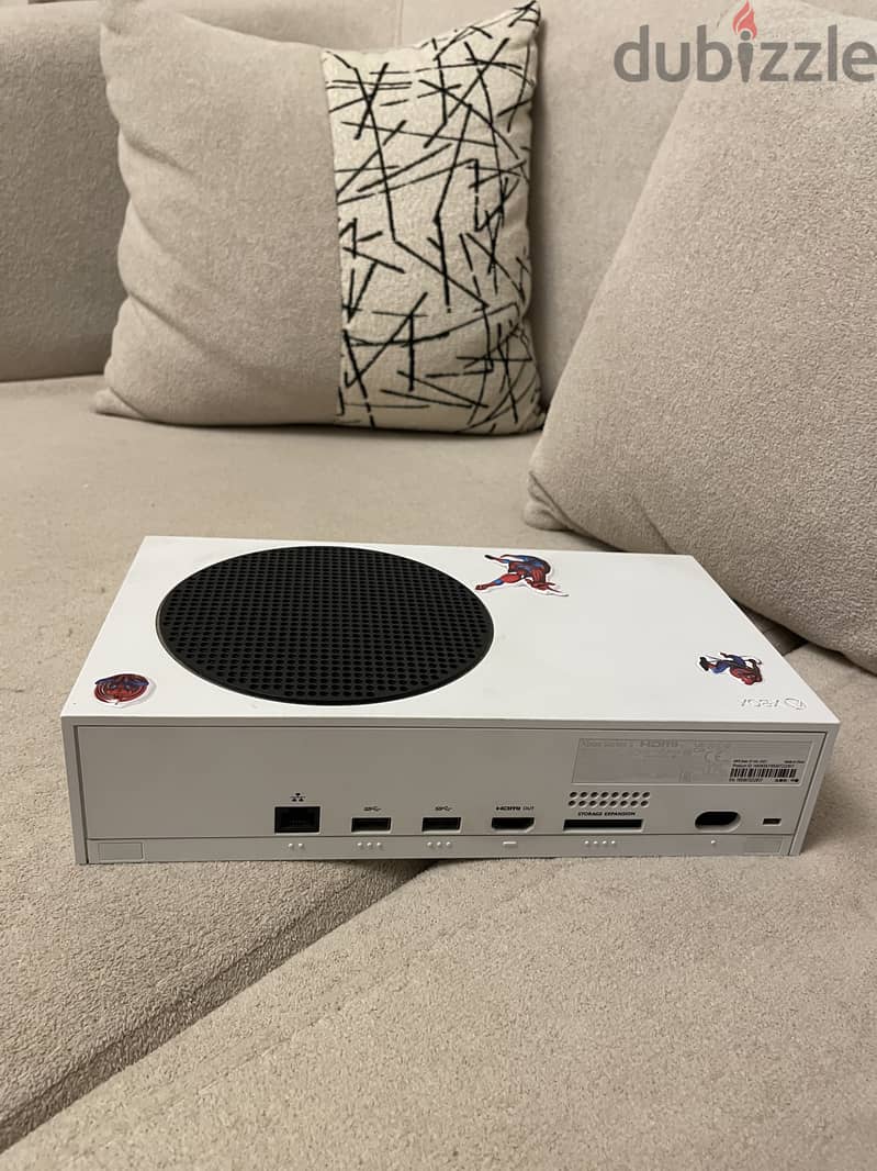 Xbox series S with controller 3