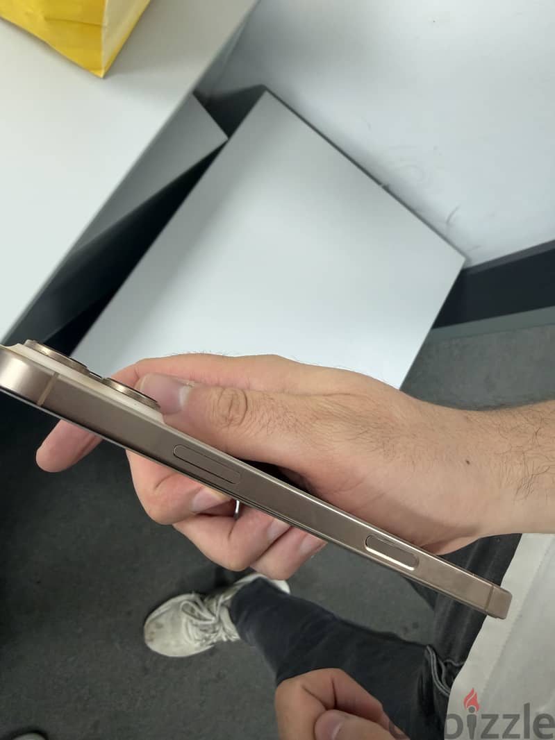 Apple - iPhone 16 Pro Max 1