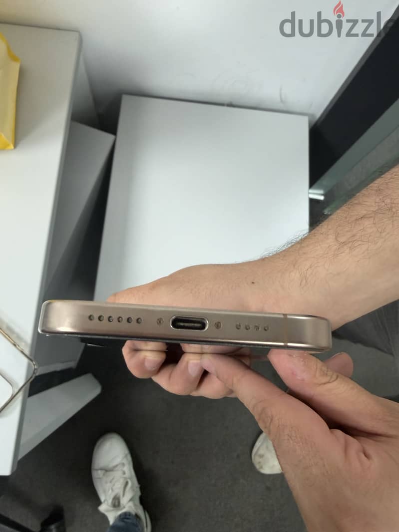 Apple - iPhone 16 Pro Max 4
