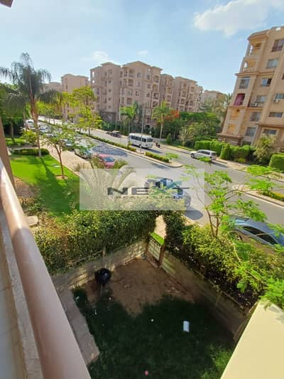 For sale in Madinaty, cash only, in the best and most prestigious phase of Madinaty, a 107 sq m apartment in B2, a typical floor, with a clear sea vie