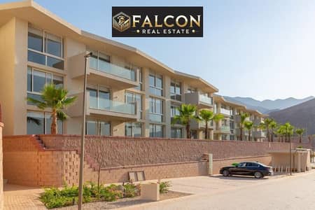 في قلب البحر شاليه واخد فيو VIP بحري 100% fully finished ultra luxury بالتقسيط علي 11 سنوات  بجوار Baymount Sokhna-Porto Sokhna-The Groove