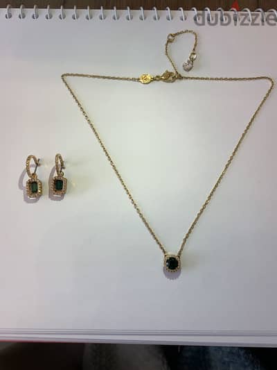 Swarovski una angelic green set (earrings + necklace)