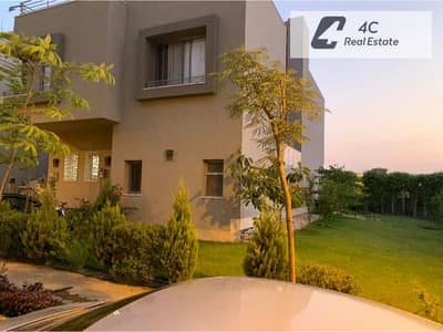 بأقل من سعر الشركة استلام فوري بمقدم وتكملة أقساط ريسيل  فيلا كورنر في Palm Hills New Cairo التجمع الخامس بالقرب من الجولدن سكوير وشارع التسعين للبيع