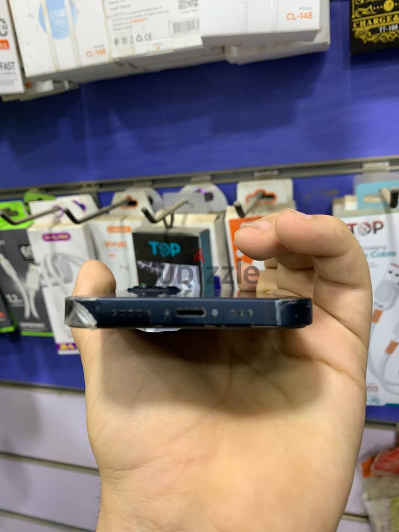 Apple - iPhone 13 2