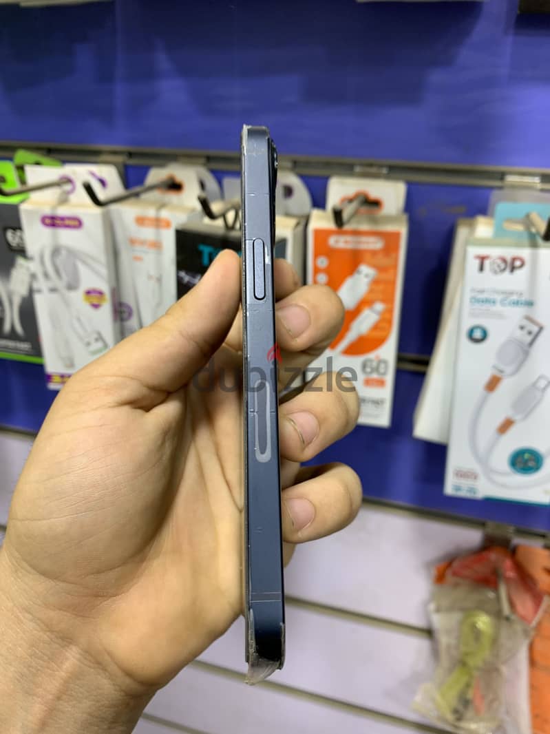 Apple - iPhone 13 5