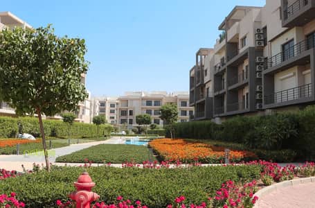 Apartment for sale with garden 1 year delivery in prime location on the North 90th Street in Fifth Square Compound 5th Settlement new Cairo