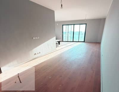 Resale Penthouse 4BR with AC's, kitchen & applianc