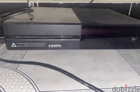 Xbox one 500g with battery and gta v cd