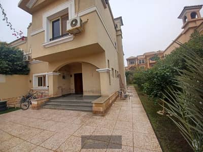 Villa for sale in Al Khamael Compound with furniture and appliances, area 500 square meters, ground floor, first floor, and roof