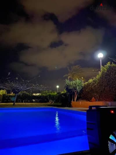 Duplex villa for rent in Marina 4, second row from the sandy lake