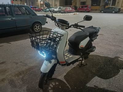 أسكوتر ديمورا كهرباء 2000 وات