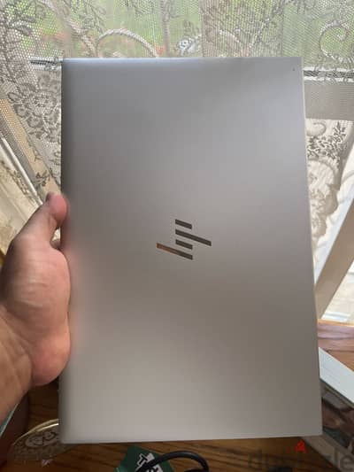 HP Elitebook 830 G8