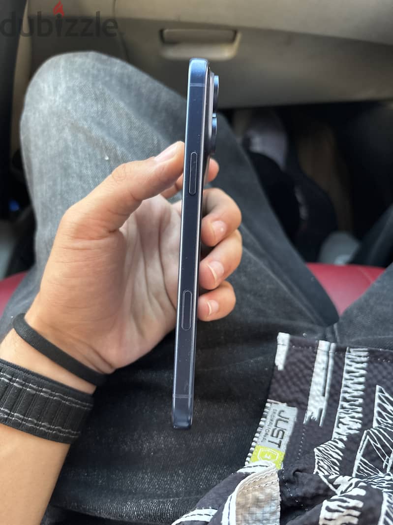 Apple - iPhone 17 Pro Max 1