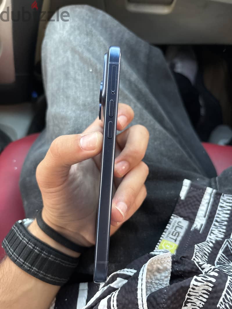 Apple - iPhone 17 Pro Max 2