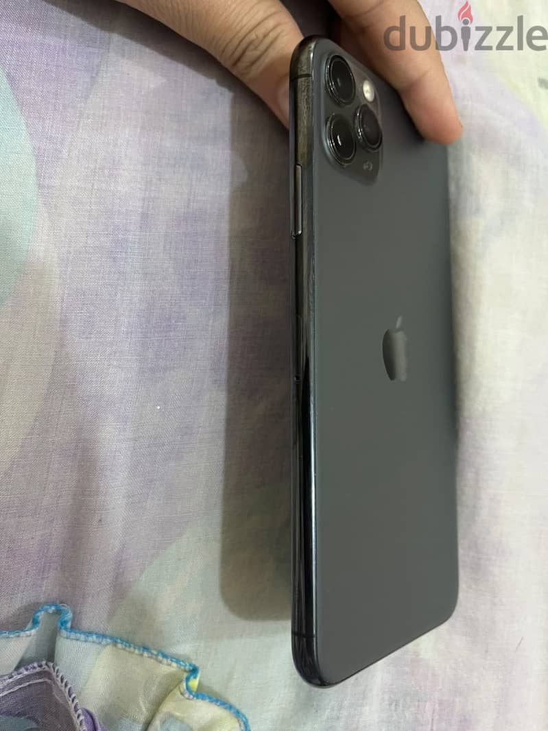 Apple - iPhone 11 Pro Max 2