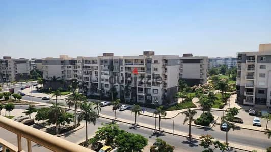 للبيع بمدينتي شقه 79متر دور متكرر طرفيه شارع والخدمات B10