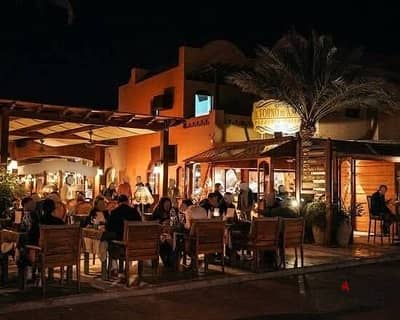 للايجار كافيه ومطعم 350م بترآس خارجي واجهه مميزه مجهز بالكامل بالفرش والأجهزة بجميع المعدات على أعلى مستوى