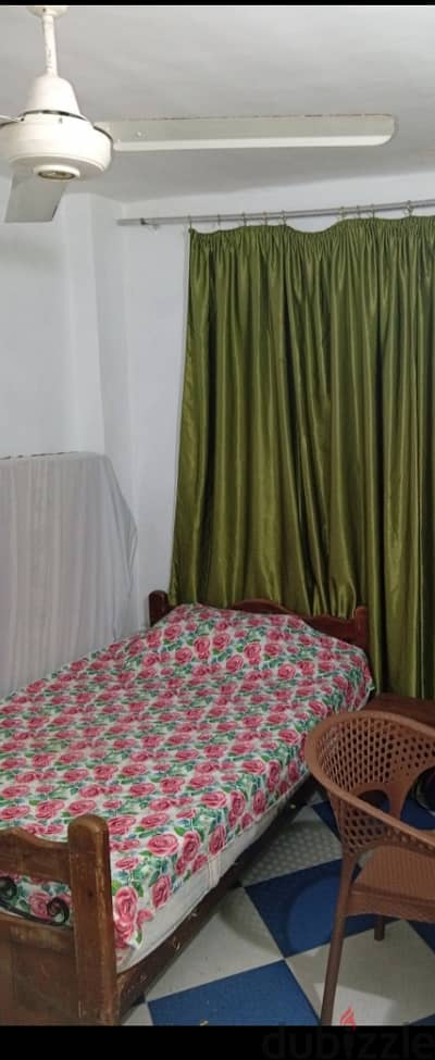 سرير مع مرتبة عالية الجودة
