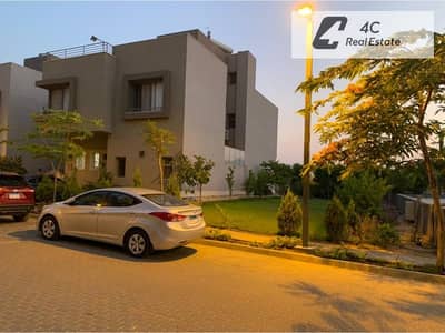 بأقل من سعر الشركة استلام فوري بمقدم وتكملة أقساط ريسيل  فيلا كورنر في Palm Hills New Cairo التجمع الخامس بالقرب من الجولدن سكوير وشارع التسعين للبيع