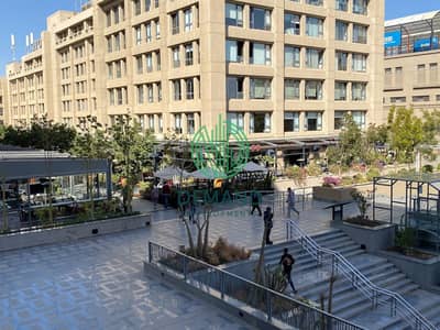 عياده 63 متر متشطبه بالتكييفات استلام فوري  في اركان مول علي المحور مباشرة في الشيخ زايد للبيع