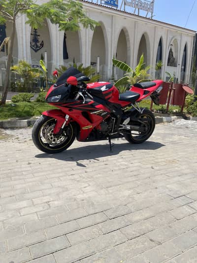 عداد ١٩٠٠٠ كيلو     ٢٠٠٦/٠٧        Honda CBR 1000rr   بحالة نادرة