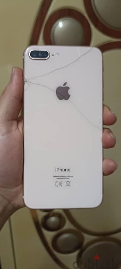 آبل - آيفون 8 بلس