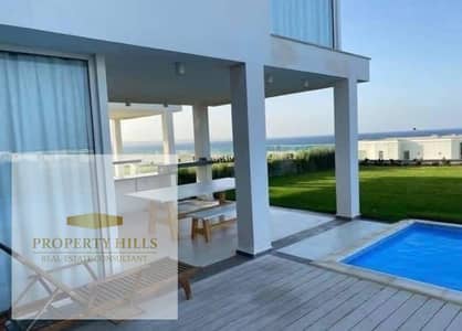 Villa located directly on the sea in the bevelled waves, ultra super lux finishing private pool