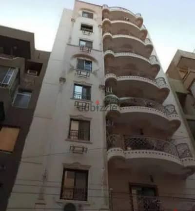 شقة للإيجار ٢٢٠ م تشطيب سوبر لوكس أول الرفاعي متفرع من شارع البحر