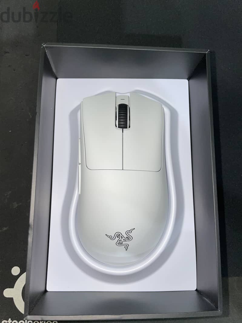 RAZER DEATH ADDER V3 PRO (WHITE EDITION) 1
