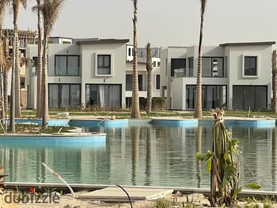 Fully finished chalet with kitchen and air conditioning, delivery in 2027, 2 bedrooms and 2 bathrooms, direct view of the lagoon, 101m² + 16m² terrace
