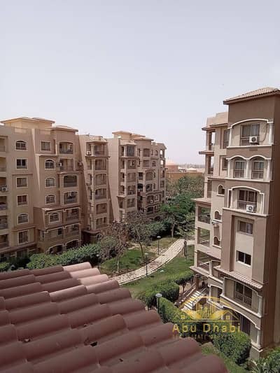 Apartment 175m for sale in Madinaty Phase B2, sea view, special finishes, 3 bedrooms, 3 bathrooms, equipped kitchen, strategic location with garden vi