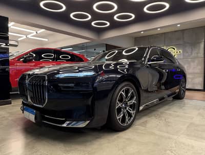 BMW 740 2024 pure excellence 2000km