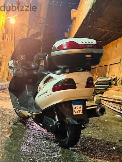 سوزوكي بيرجمان ٦٥٠