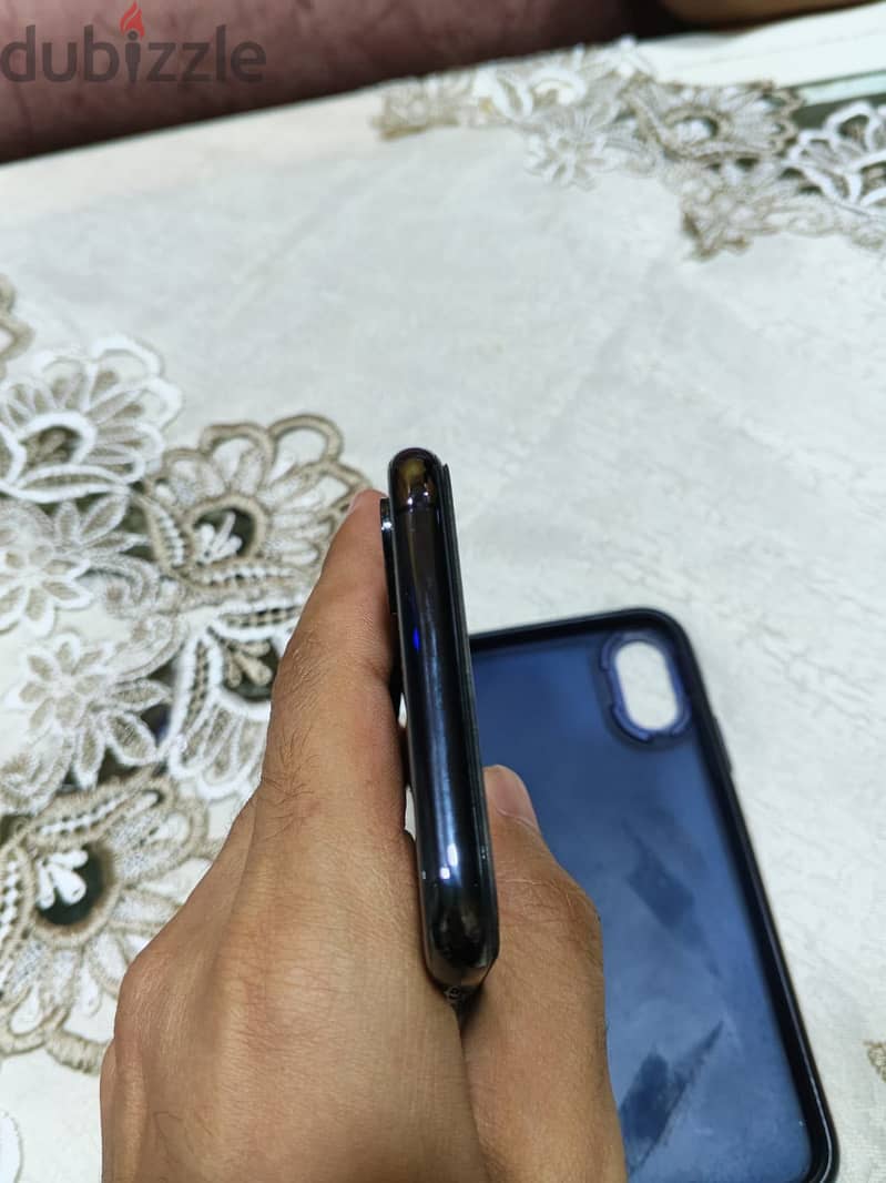 Apple - iPhone XS 4