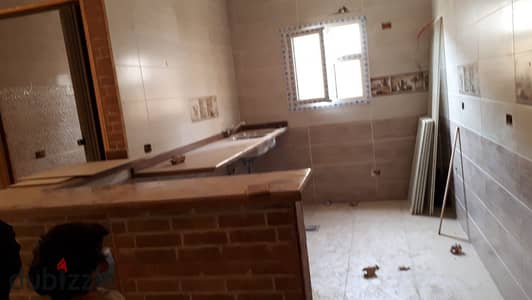 Apartment for sale in Al-Ma'araj City, with a front-facing view and a sea view. Prime location near all services. Area: 160 sq mConsists of: 3 bedrooms