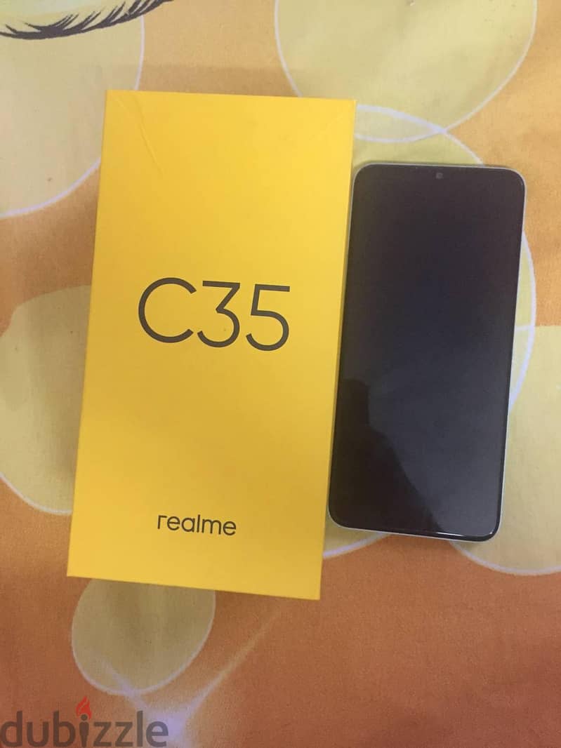 Realme C35 1