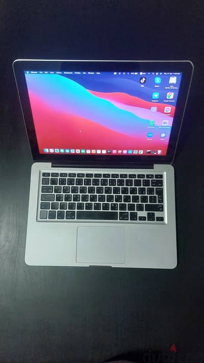 MacBook Pro Corei7 RAM 10  ( 256 ssd