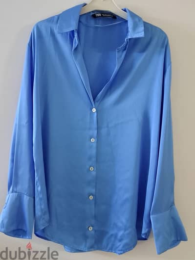 بلوزة من ماركة ZARA