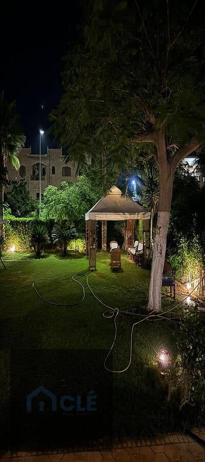 شاليه  ارضي  بحديقة  خاصة  واسعة  فاخر  للايجار  باقل  سعر  يومي  في  مارينا  6 , بالساحل  الشمالي  يشمل  4  غرف  نوم  منهم  واحدة  ماستر  و  3  حمام