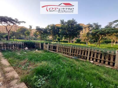 Ground floor apartment with a garden for sale in Madinaty B1, area 290m - Prime location, steps to the club and services