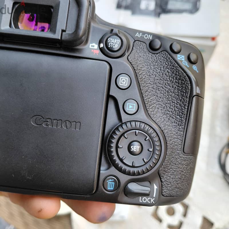 Canon 80D 3